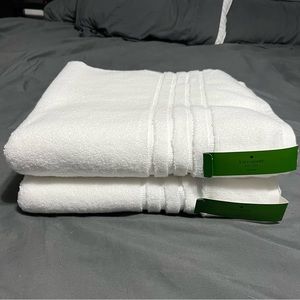 2 Kate Spade Bright White Bath Towels Towel Set Striped Stripes.